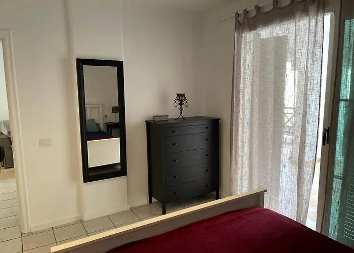 Rocas Del Mar Costa Del Silencio